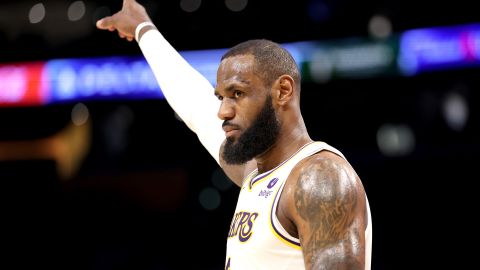 LeBron James con Lakers en la NBA.