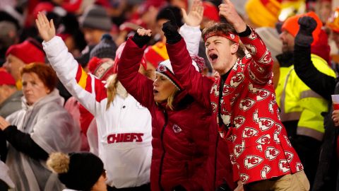 Fanáticos de Kansas City Chief durante los playoff.