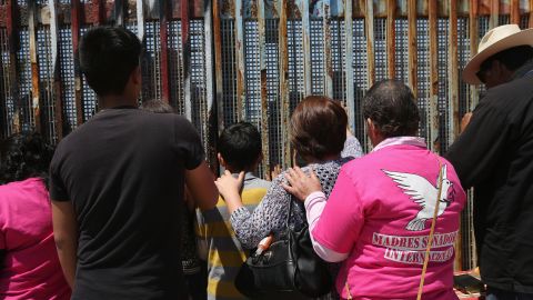 El Parque de la Amistad era el único lugar en la frontera donde las familias podían hablar a través de la barrera.