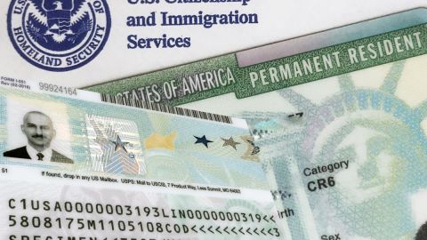 El costo para obtener una Green Card podría ser más alto.
