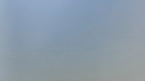 Eduardo "Toto" Salvio, autor del primer gol felino luce la camiseta con la firma de Pelé.