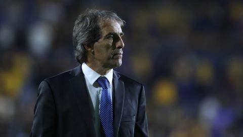 Almada es candidato a dirigir al Tri.