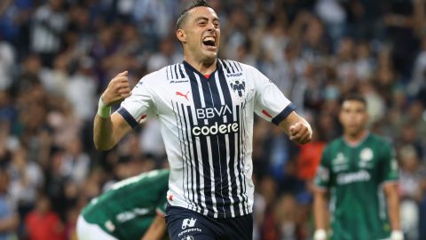 Rogelio Funes Mori en festejo de gol con Rayados.