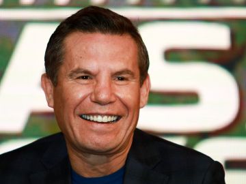 Julio César Chávez, leyenda del boxeo mexicano.