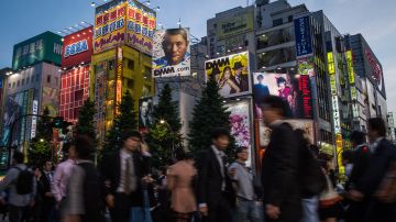 Japón ofrece más de 7,000 dólares a las familias que abandonen Tokio