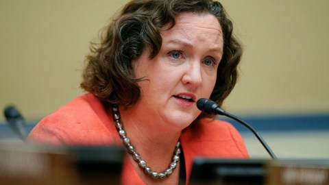 Katie Porter aspira a postularse como candidatura al Senado el próximo año