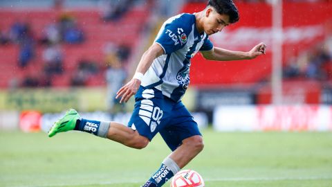 Kevin Álvarez con el uniforme del Pachuca.