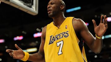 Lamar Odom uniformado con los colores de los Lakers.