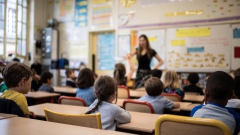 Donna Barber le daba rienda suelta a sus fantasiosas sexuales desde la oficina de la escuela donde laboraba