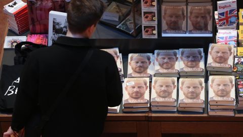 Memorias del príncipe Harry baten récords de ventas