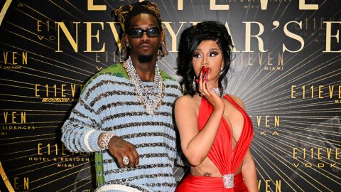 Cardi B y su esposo Offset en una fiesta de Año Nuevo en Miami.