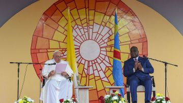 Papa Francisco pide a las potencias económicas “sacar las manos” de África