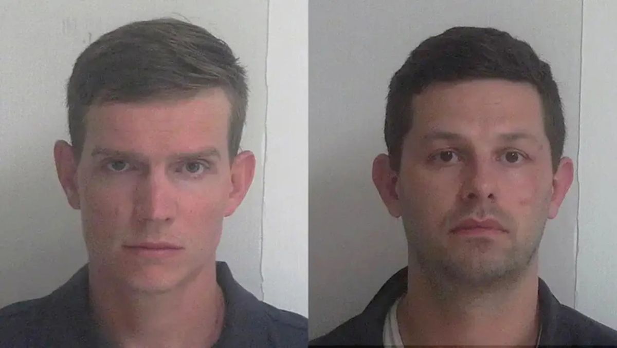 Pareja gay acusada de abusar sexualmente de sus hijos adoptivos a quienes ofrecieron a una red de pedófilos en Georgia - La Opinión Pareja gay acusada de abusar sexualmente de sus hijos adoptivos a quienes ofrecieron a una red de pedófilos en Georgia - La Opinión