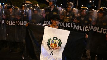 Presidenta de Perú lamenta muerte de decenas de manifestantes pero sostiene que no renuncia
