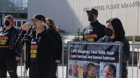 Activistas protestaron ayer contra el LAPD. (Suministrada)