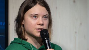 Tras ser detenida por la policía, Greta Thunberg protesta en Davos contra los hombres más ricos del planeta