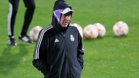 Carlo Ancelotti en un entrenamiento del Real Madrid en Arabia Saudita.