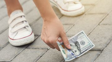 Encontrar dinero en la calle