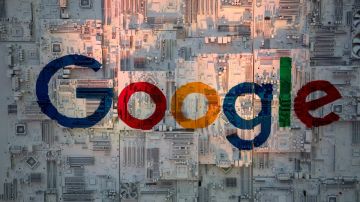 Imagen del logotipo de Google en colores, azul, rojo, amarillo y verde, en un fondo de color gris.