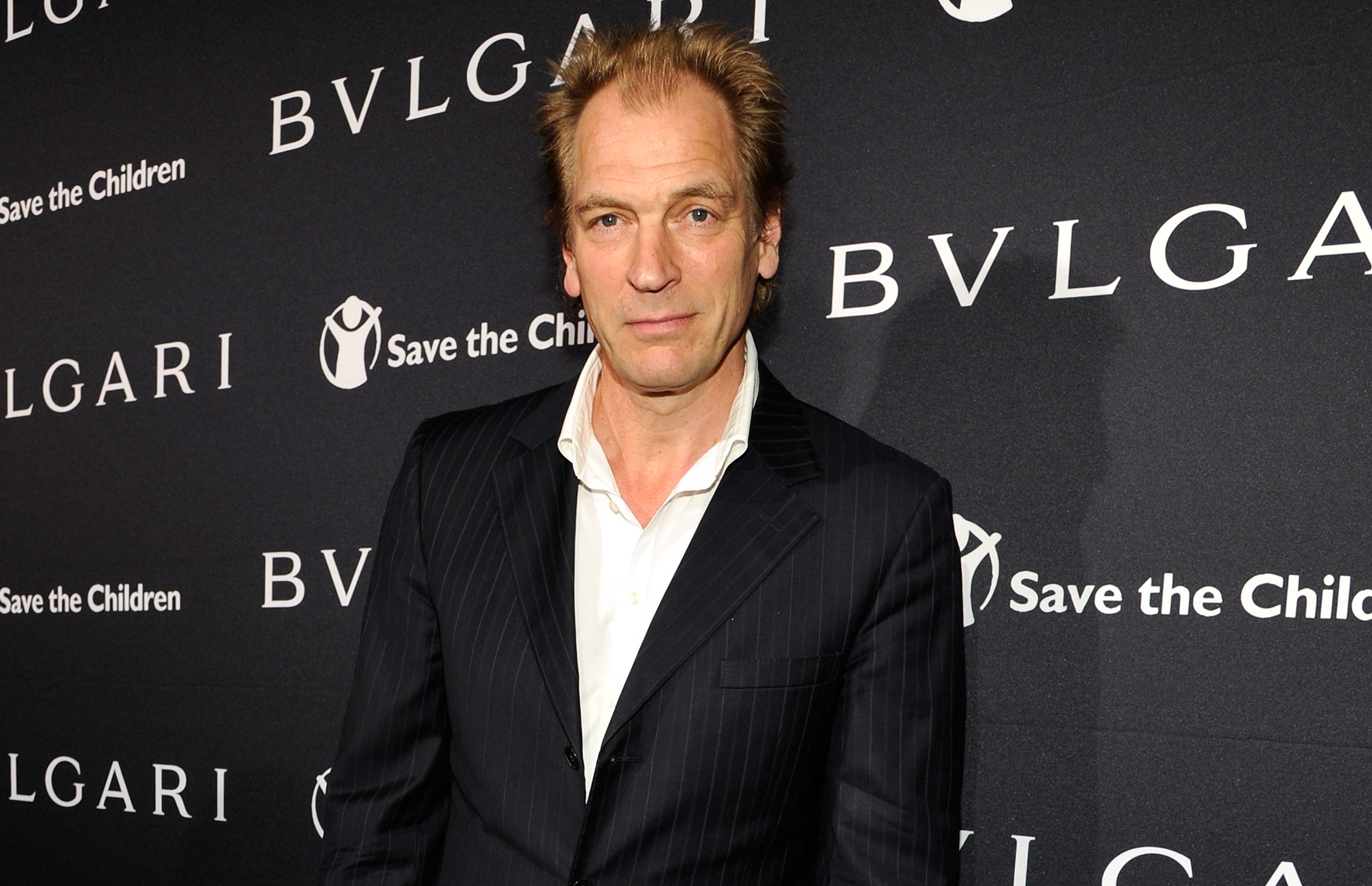 Julian Sands' brother makes statements after the disappearance of the ...