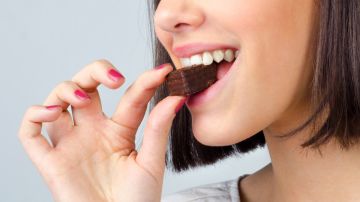Masticar bien la comida puede ayudarte a perder peso