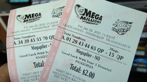 Imagen de dos boletos del, sorteo Mega Millions.