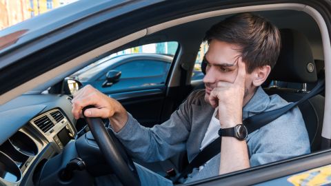 Atento a los problemas que genera que el motor de tu vehículo entregue poca fuerza al acelerar