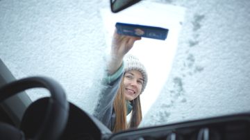 Atento a las razones que debes conocer sobre el mantenimiento y cuidado del parabrisas de tu vehículo en invierno