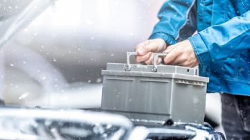 Atento a cómo puedes mantener de forma correcta la batería de tu auto en invierno