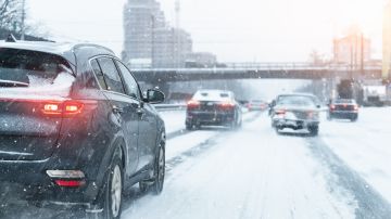 Aplica estos consejos para conducir de forma segura en invierno