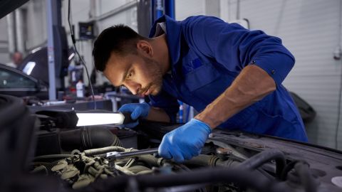 Sigue estos pasos para un correcto mantenimiento de tu coche