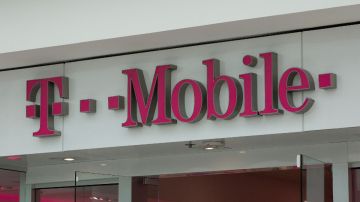 Imagen del logotipo de la marca T-Mobile, en color rojo.