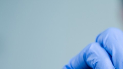 COVID: CDC aseguran que los refuerzos de las vacunas ayudaron a prevenir el desarrollo de las variantes