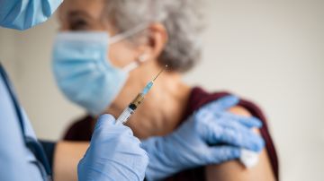 FDA busca implementar una nueva estrategia de vacunación contra el COVID