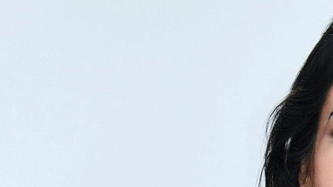 María León cautiva con su vestuario y rutinas de pole dance.