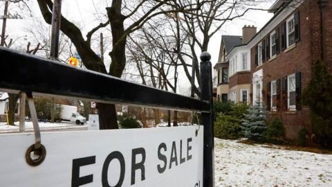 El creciente fraude en Canadá por el que los propietarios pierden sus casas sin que se den cuenta