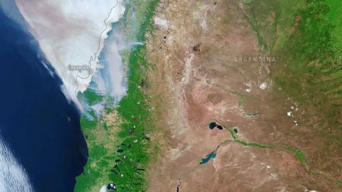 Incendios en Chile: las imágenes desde el espacio que muestran la magnitud de la ola de fuegos, la más mortífera de la última década en el país