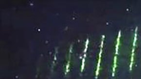 Misteriosos rayos láser procedentes del espacio iluminan el cielo nocturno de Hawái