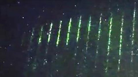 Misteriosos rayos láser procedentes del espacio iluminan el cielo nocturno de Hawái