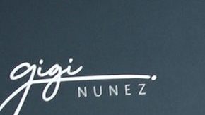 Adamari López, estrella de Telemundo, llegando a un restaurante en Miami.