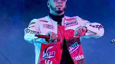 Anuel AA, cantante de género urbano en el Premio Lo Nuestro 2021.