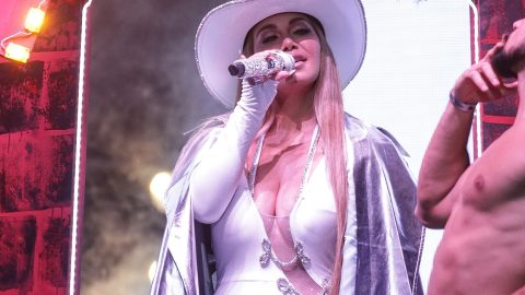 Chiquis Rivera, cantante de regional mexicano, durante su presentación en los Premios de La Radio 2022.