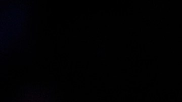 D'Angelo Russell y Donte DiVincenzo disputan un balón en el juego entre Lakers y Warriors.