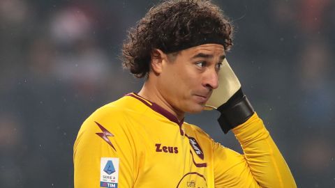 Guillermo Ochoa en un partido con la Salernitana en la Serie A.