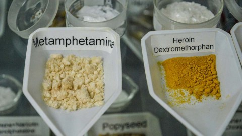 En 2022, más de 2,200 canadienses fallecieron víctimas de sobredosis de drogas
