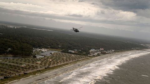 Buzos de Estados Unidos buscan los restos del globo chino derribado en el mar en Carolina del Sur