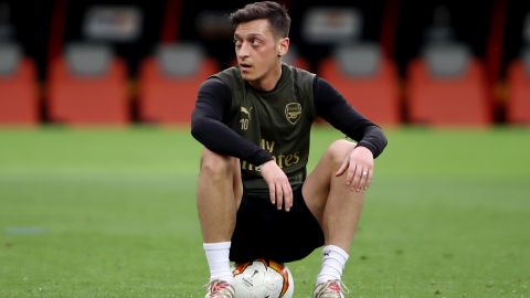 Ozil tiene contrato hasta junio de este año.