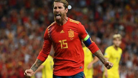 Sergio Ramos con la playera de la Selección de España.