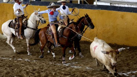 Jinetes mexicanos en un evento de charrería realizado en Guadalajara en 2019.