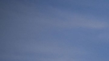 VIDEO: Joe Biden tropieza otra vez en escaleras antes de abordar el Air Force One a su regreso de Polonia a EE.UU.